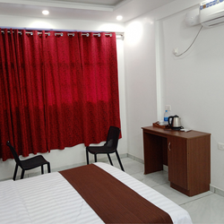 Deluxe - 1 Double Bed Room
